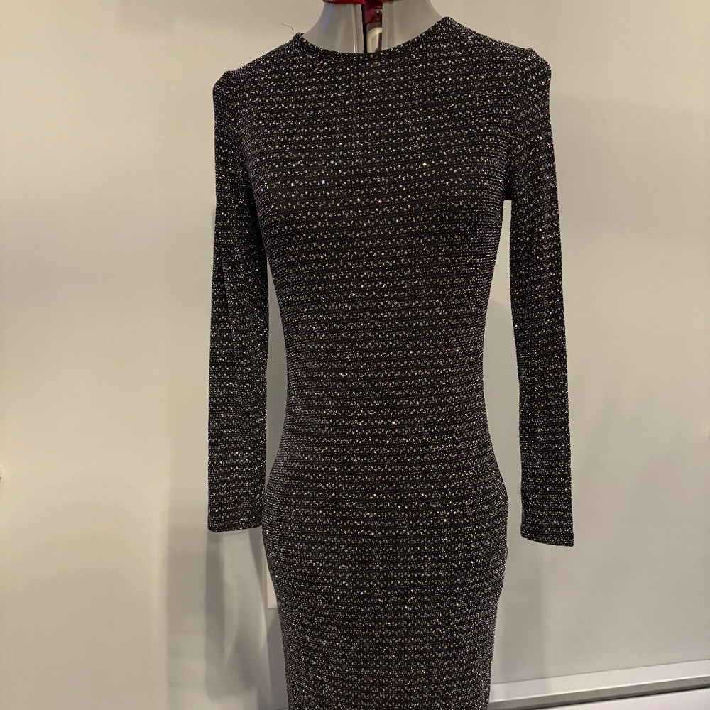 Gorgeous glittery bodycon Dress - Suzy Shier
